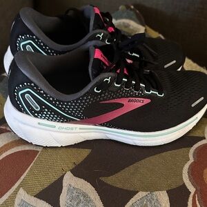 Brooks ghost 14  Women's Athletic Shoes - Black and Pink